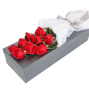 鲜花/深情相拥:9枝红玫瑰
包 装:雅致绸带束扎，高档礼盒包装。