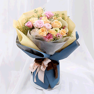 鲜花/国色天香: 8枝香槟玫瑰，8枝粉玫瑰。
 [包 装]：韩