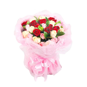 鲜花/粉色浪漫:9支红玫瑰，9支戴安娜粉玫瑰、9香槟玫瑰 配材：绿叶