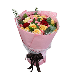 鲜花/浪漫缤纷:11枝戴安娜粉玫瑰，13枝香槟玫瑰，5枝红玫瑰
包