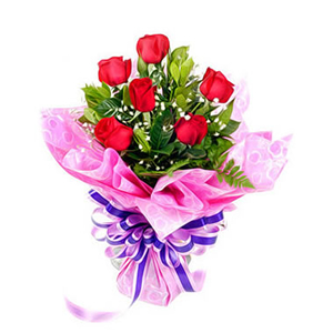 鲜花/俏佳人:6枝红玫瑰
包 装:紫红色绵纸精美包装
