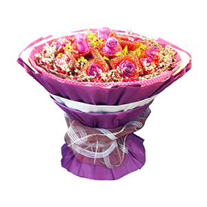 鲜花/幸福无双:11枝紫玫瑰红色纱网单独包装
包 装:褐色卷边纸、