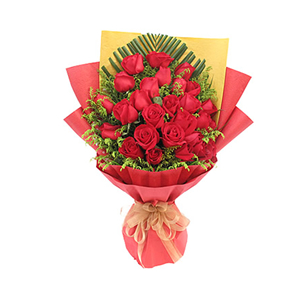 鲜花/相依相携:33枝红玫瑰
包 装:金黄色手揉纸、红色手揉纸扇面