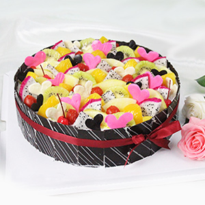 蛋糕/缤纷盛果:原材料:圆形欧式水果蛋糕，各色水果饱满装饰，纯手工巧克力片围